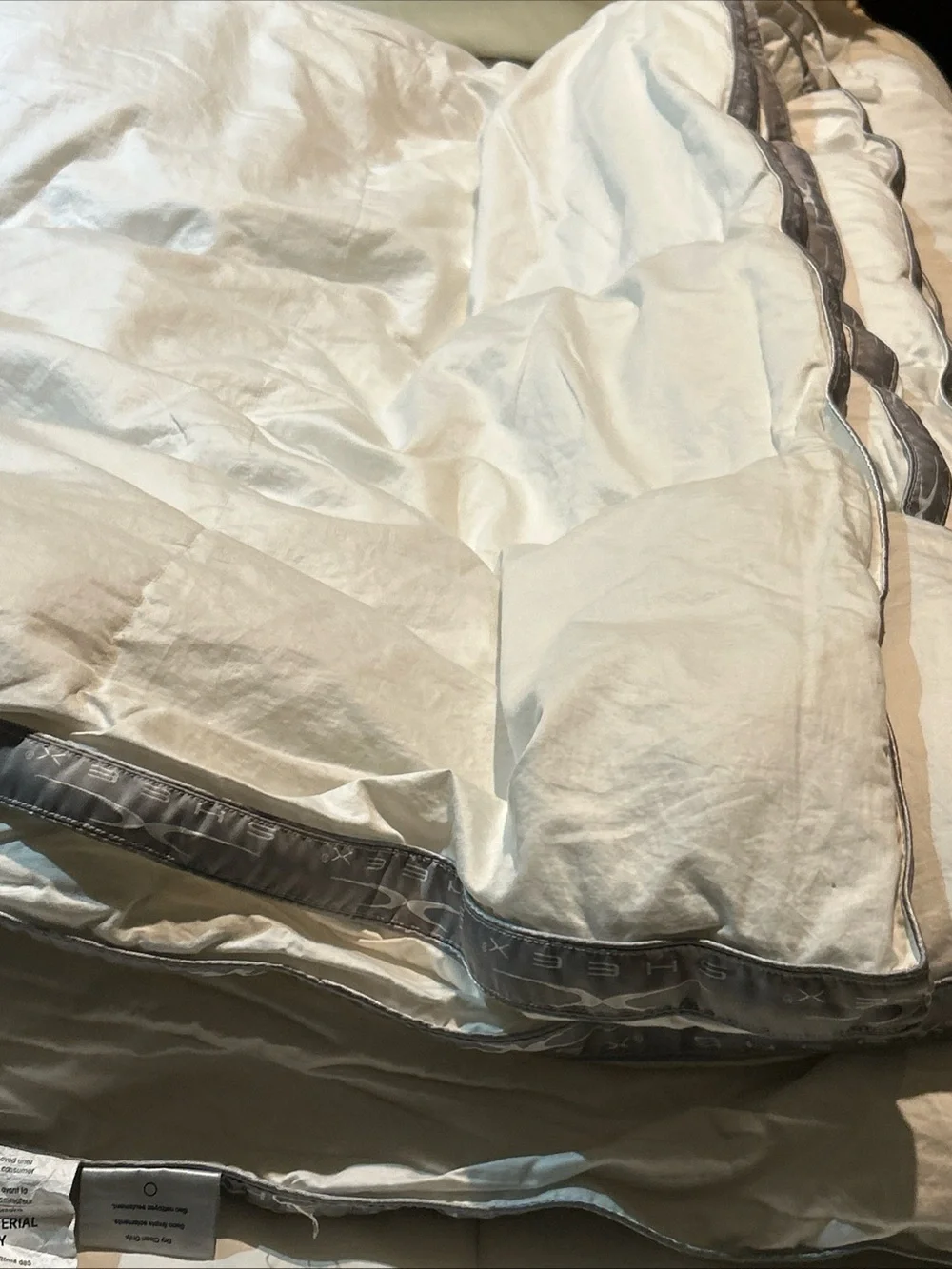 SHEEX 100% Down Comforter White Made In USA King 108x98 Warm Box Stitch